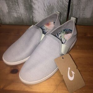 OluKai Shoes Women's Size 6 Pale Grey Pale Moss Hale'iwa Slip On NWT